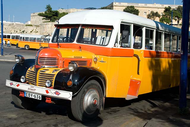 Valletta, Bus