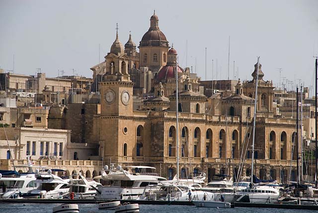 Valletta, Kirche